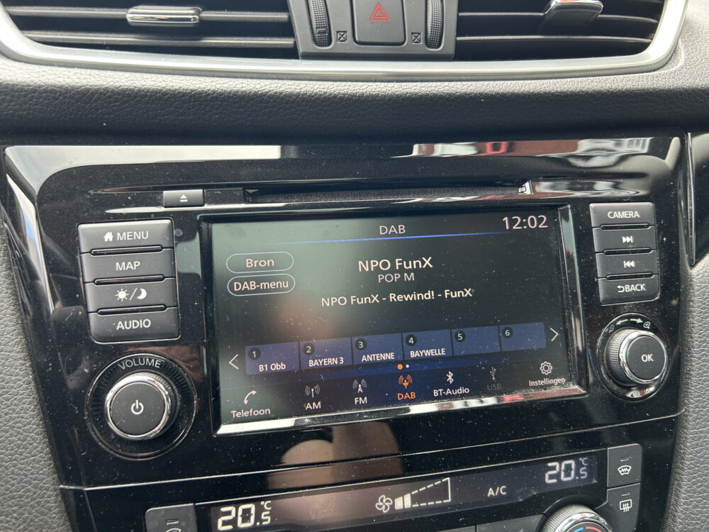 Nissan QASHQAI 1.3 DIG-T N-Connecta 160 PK!! // PANO-DAK // NAVI + CARPLAY // CAMERA // PDC V+A // STOELVERWARMING 20
