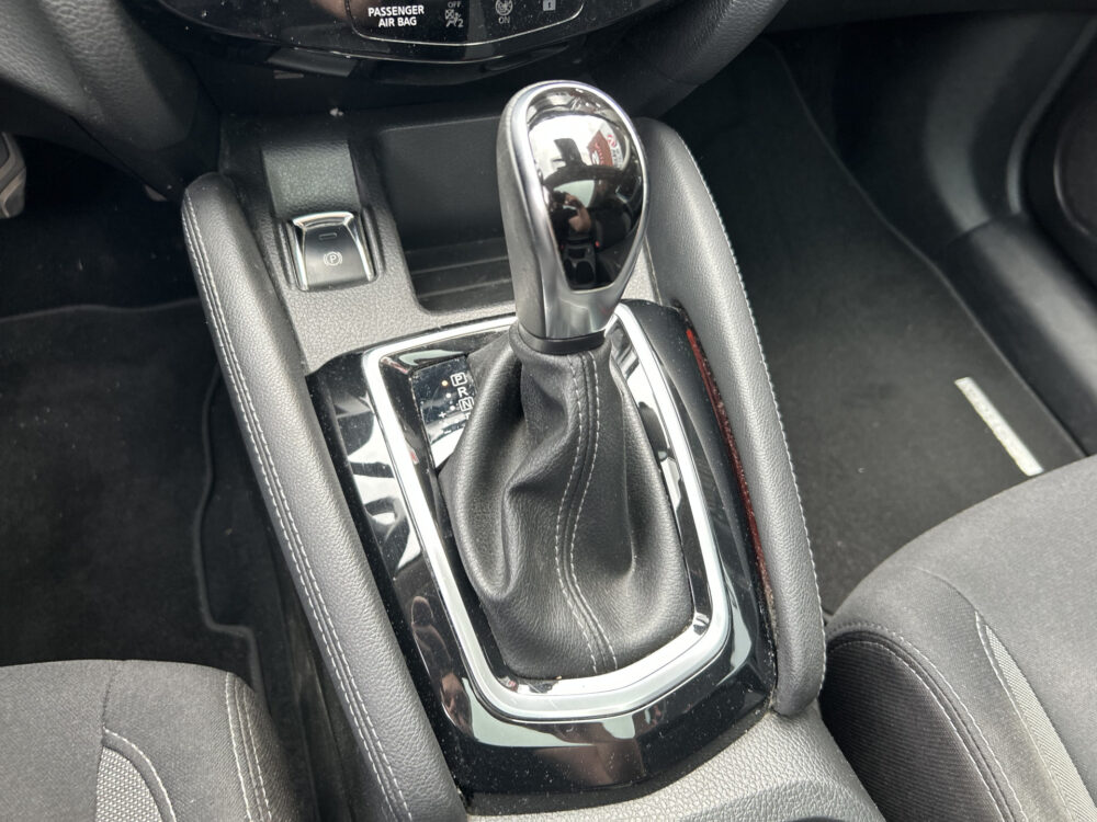 Nissan QASHQAI 1.3 DIG-T N-Connecta 160 PK!! // PANO-DAK // NAVI + CARPLAY // CAMERA // PDC V+A // STOELVERWARMING 23