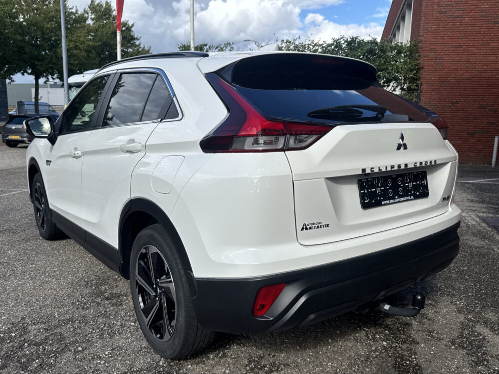 Mitsubishi Eclipse Cross 2.4 PHEV Intense // TREKHAAK // LED // CAMERA // KEYLESS // APPLE CARPLAY / ANDROID AUTO // CLIMA // STOELVERWARMING 3