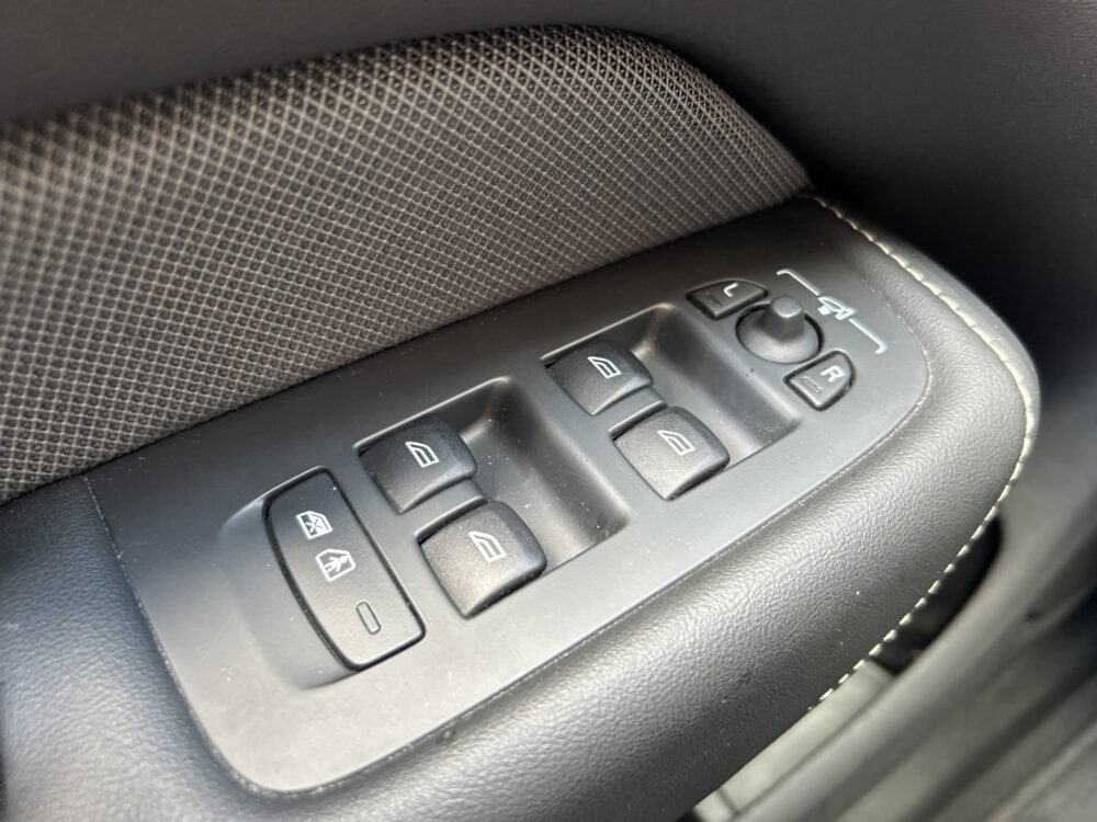 Volvo XC60 2.0 T8 Plug-in hybrid SOH 97,6% AWD Ultimate Bright 455PK! // ADAPT. CRUISE // PANODAK // HARMAN&KARDON // LEDER // ELEK. STOELE 25