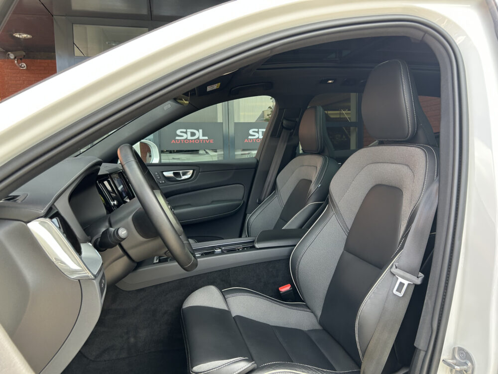 Volvo XC60 2.0 T8 Plug-in hybrid SOH 97,6% AWD Ultimate Bright 455PK! // ADAPT. CRUISE // PANODAK // HARMAN&KARDON // LEDER // ELEK. STOELE 8