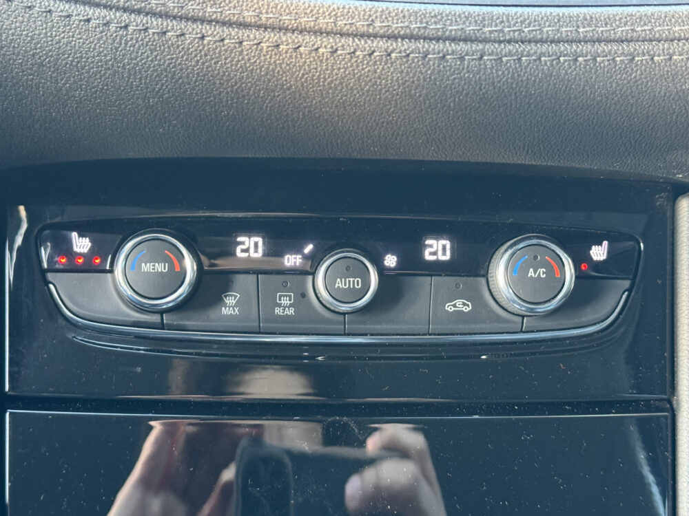 Opel Grandland X 1.6 Turbo Hybrid Business Elegance // NAVI // CLIMA // CRUISE // ELEK. ACHTERKLEP // 20