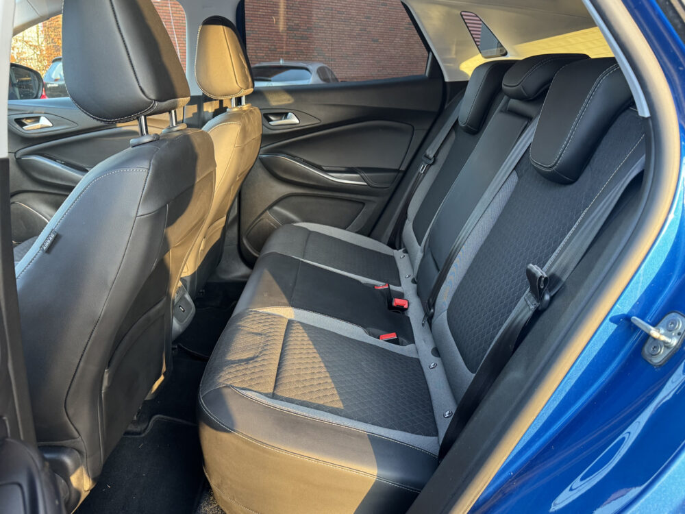Opel Grandland X 1.6 Turbo Hybrid Business Elegance // NAVI // CLIMA // CRUISE // ELEK. ACHTERKLEP // 9