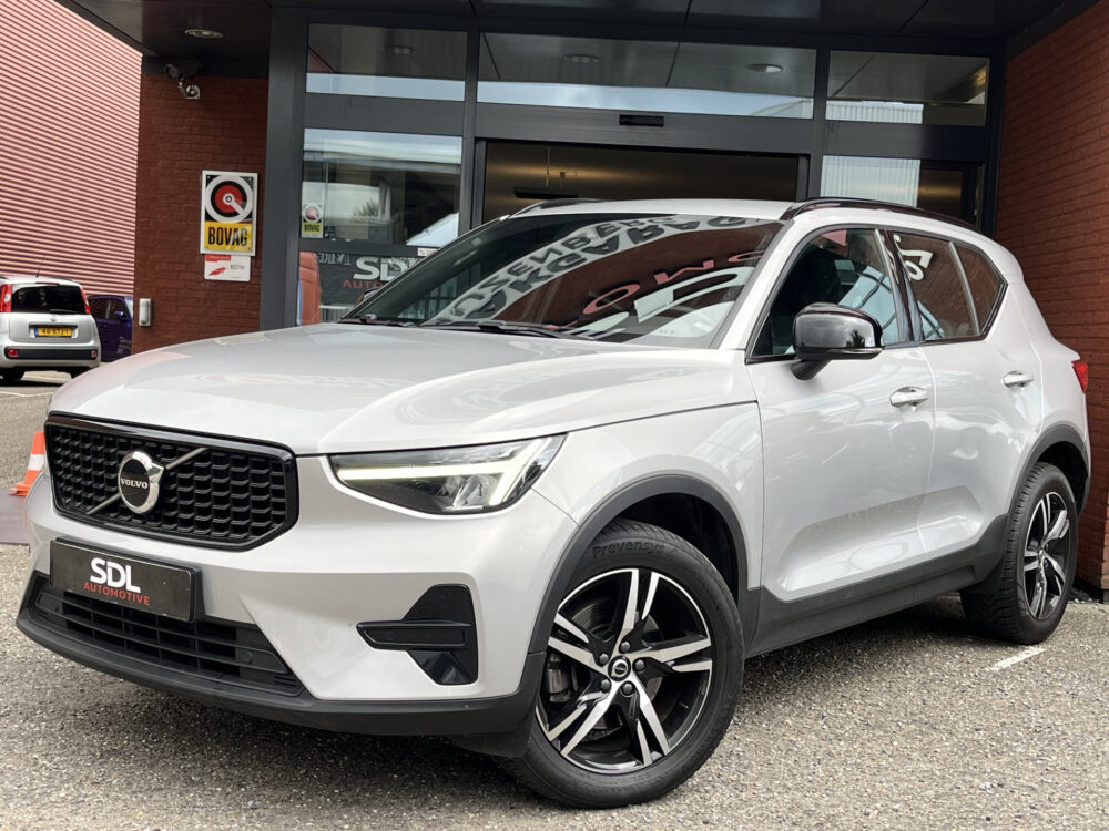 Volvo XC40 2.0 B3 Inscription // HARMAN - KARDON AUDIO // NAVI // CAMERA // MEMORY SEATS // ELEK. ACHTERKLEP // 1