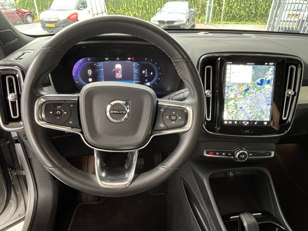 Volvo XC40 2.0 B3 Inscription // HARMAN - KARDON AUDIO // NAVI // CAMERA // MEMORY SEATS // ELEK. ACHTERKLEP // 15