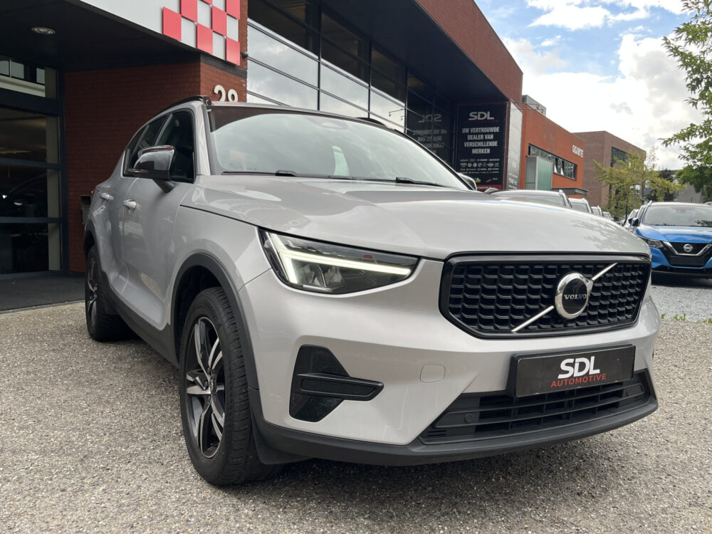 Volvo XC40 2.0 B3 Inscription // HARMAN - KARDON AUDIO // NAVI // CAMERA // MEMORY SEATS // ELEK. ACHTERKLEP // 2