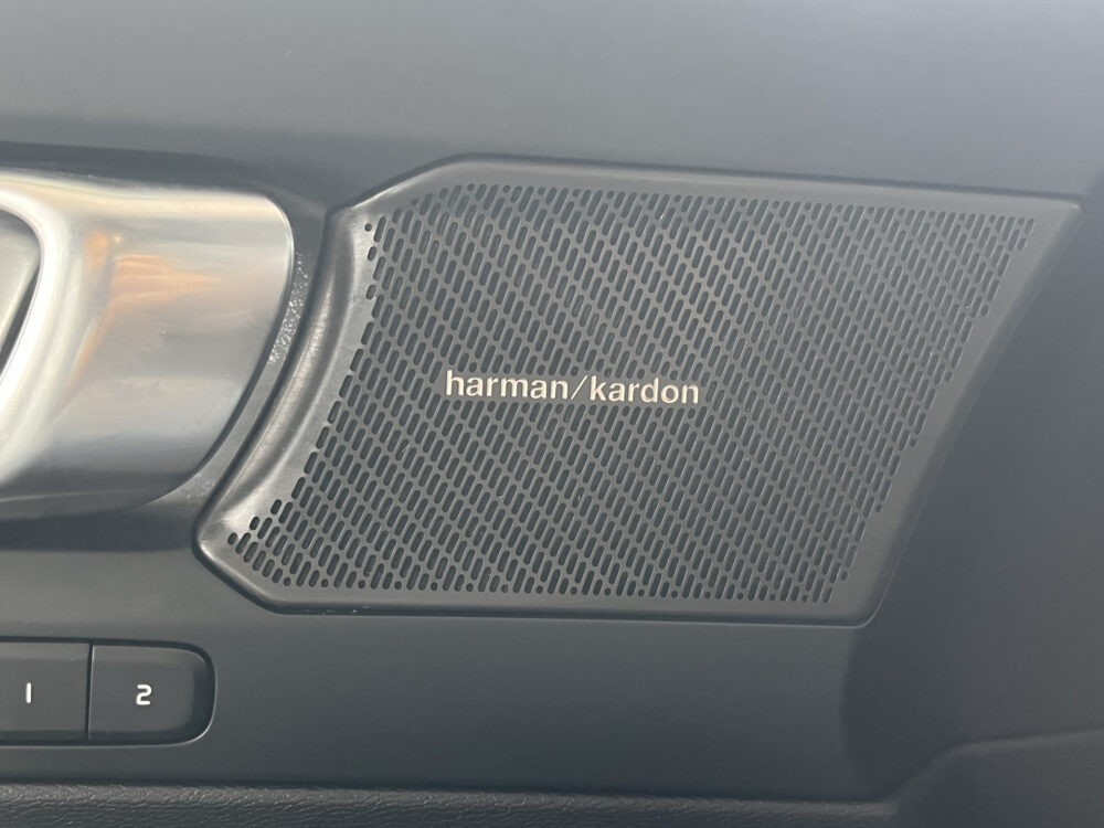 Volvo XC40 2.0 B3 Inscription // HARMAN - KARDON AUDIO // NAVI // CAMERA // MEMORY SEATS // ELEK. ACHTERKLEP // 26