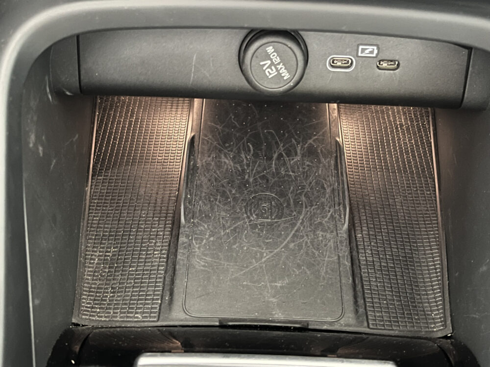 Volvo XC40 2.0 B3 Inscription // HARMAN - KARDON AUDIO // NAVI // CAMERA // MEMORY SEATS // ELEK. ACHTERKLEP // 34