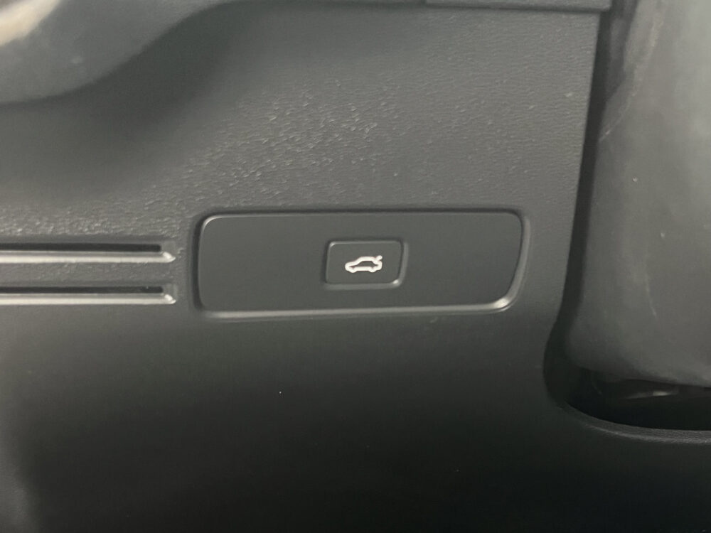 Volvo XC40 2.0 B3 Inscription // HARMAN - KARDON AUDIO // NAVI // CAMERA // MEMORY SEATS // ELEK. ACHTERKLEP // 36
