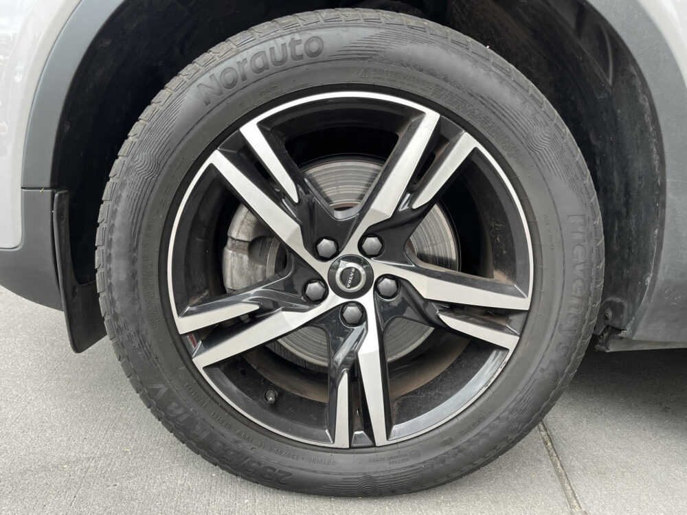 Volvo XC40 2.0 B3 Inscription // HARMAN - KARDON AUDIO // NAVI // CAMERA // MEMORY SEATS // ELEK. ACHTERKLEP // 9