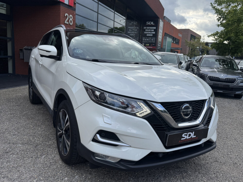 Nissan QASHQAI 1.3 DIG-T N-Connecta // NAVI // APPLE CARPLAY - ANDROID AUTO // TREKHAAK // CAMERA // STOELVERWARMING // CLIMA // CRUISE // 2