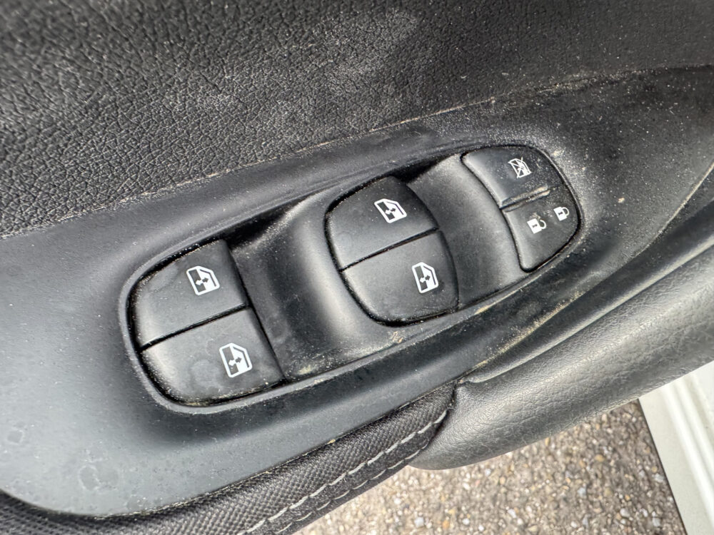 Nissan QASHQAI 1.3 DIG-T N-Connecta // NAVI // APPLE CARPLAY - ANDROID AUTO // TREKHAAK // CAMERA // STOELVERWARMING // CLIMA // CRUISE // 22