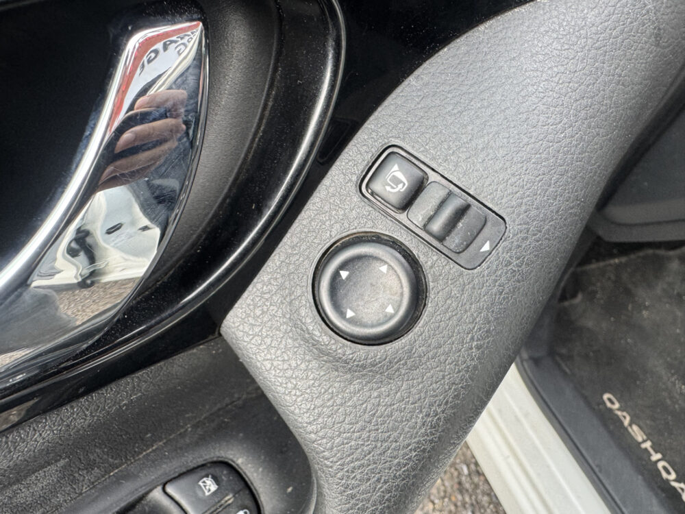 Nissan QASHQAI 1.3 DIG-T N-Connecta // NAVI // APPLE CARPLAY - ANDROID AUTO // TREKHAAK // CAMERA // STOELVERWARMING // CLIMA // CRUISE // 23