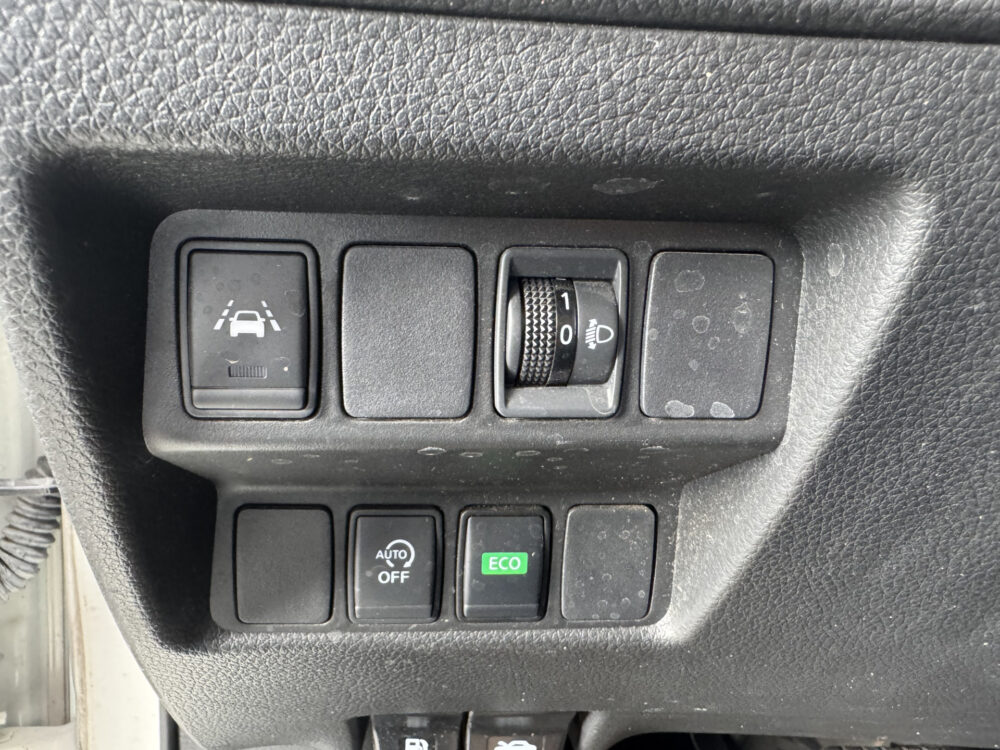 Nissan QASHQAI 1.3 DIG-T N-Connecta // NAVI // APPLE CARPLAY - ANDROID AUTO // TREKHAAK // CAMERA // STOELVERWARMING // CLIMA // CRUISE // 24
