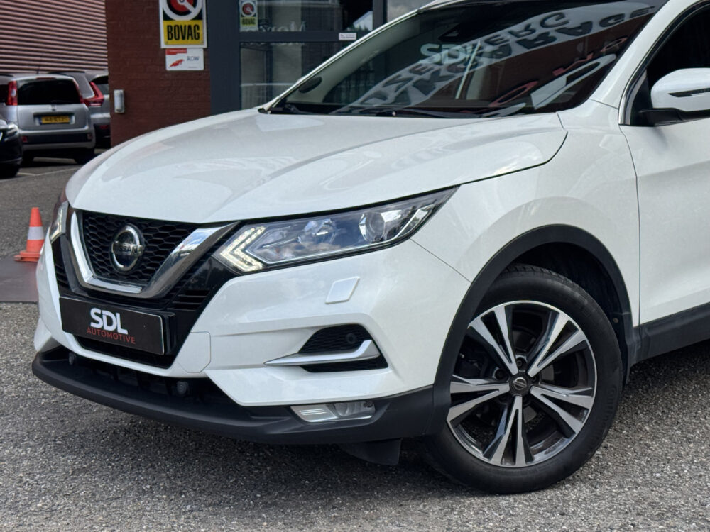 Nissan QASHQAI 1.3 DIG-T N-Connecta // NAVI // APPLE CARPLAY - ANDROID AUTO // TREKHAAK // CAMERA // STOELVERWARMING // CLIMA // CRUISE // 7