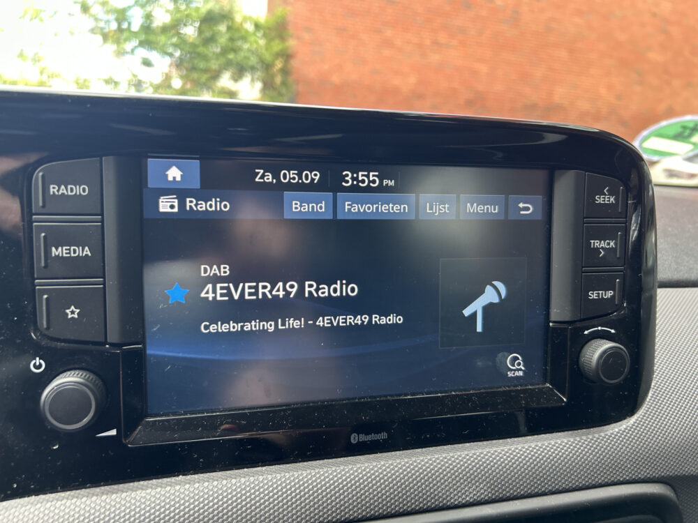 Hyundai i10 1.0 Comfort 1e EIGENAAR!! // APPLE CARPLAY / ANDROID AUTO // CRUISE // ELEK. RAMEN // LMV 15