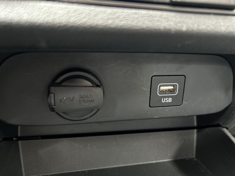 Hyundai i10 1.0 Comfort 1e EIGENAAR!! // APPLE CARPLAY / ANDROID AUTO // CRUISE // ELEK. RAMEN // LMV 19