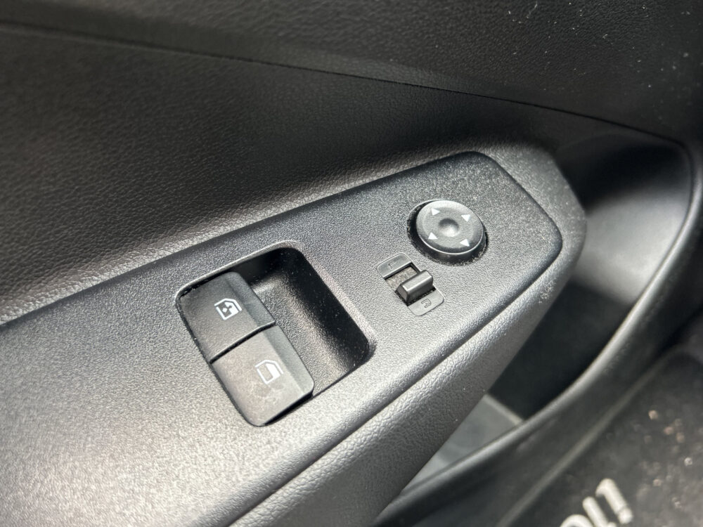 Hyundai i10 1.0 Comfort 1e EIGENAAR!! // APPLE CARPLAY / ANDROID AUTO // CRUISE // ELEK. RAMEN // LMV 21