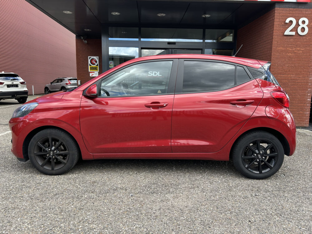 Hyundai i10 1.0 Comfort 1e EIGENAAR!! // APPLE CARPLAY / ANDROID AUTO // CRUISE // ELEK. RAMEN // LMV 3