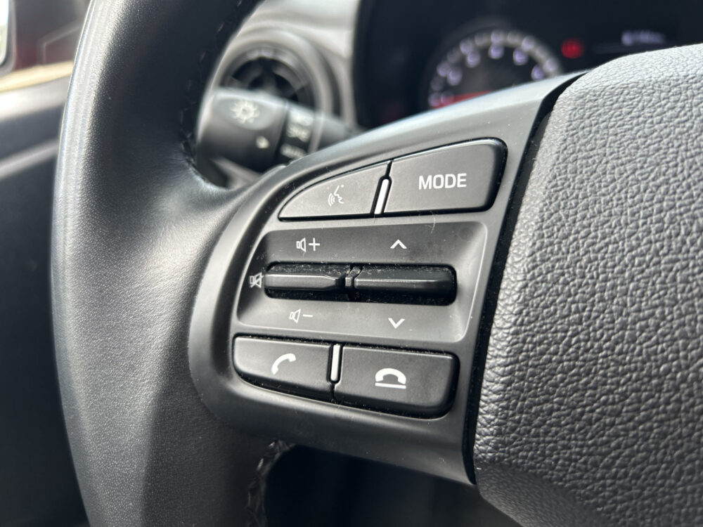 Hyundai i10 1.0 Comfort 1e EIGENAAR!! // APPLE CARPLAY / ANDROID AUTO // CRUISE // ELEK. RAMEN // LMV 9