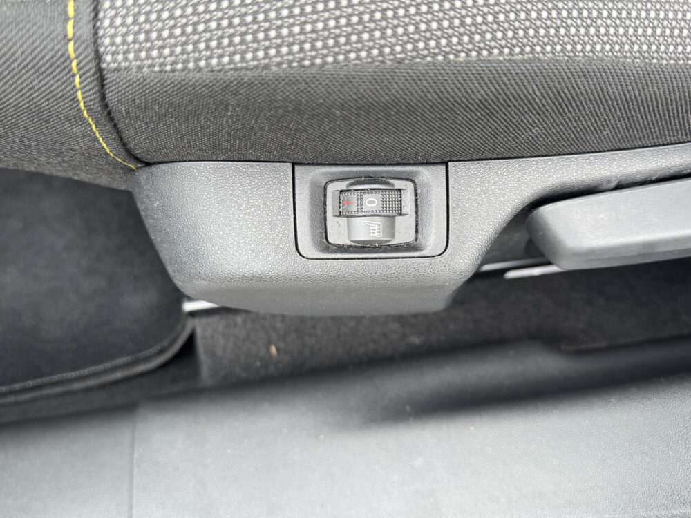 Citroën C3 1.2 PureTech C-Series // CRUISE // STOELVERWARMING // PDC // CLIMA // APPLE CARPLAY - ANDROID AUTO // 12