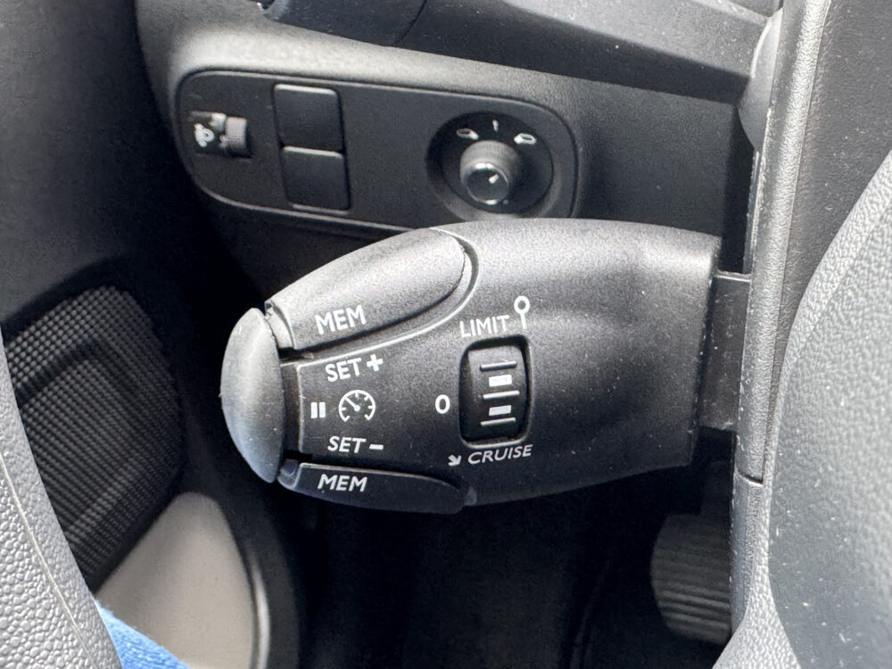 Citroën C3 1.2 PureTech C-Series // CRUISE // STOELVERWARMING // PDC // CLIMA // APPLE CARPLAY - ANDROID AUTO // 26