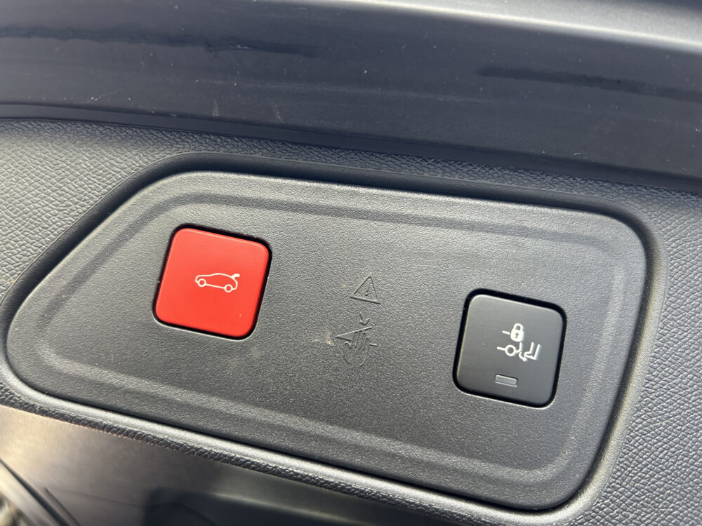 Peugeot 3008 1.6 HYbrid 225 GT- Line // FULL LED // NAVI + CARPLAY // KEYLESS // PDC V+A // CAMERA // TREKHAAK!! 31