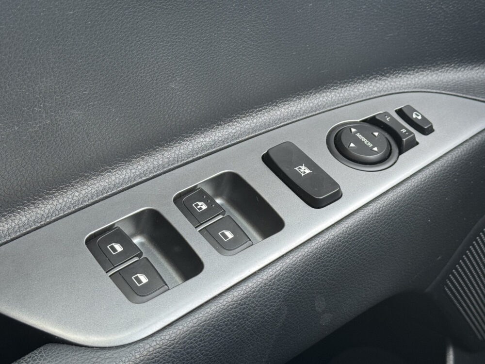 Kia Rio 1.0 TGDI GT-Line // CAMERA // NAVI // DAB RADIO // CRUISE // LICHT METALEN VELGEN // 28