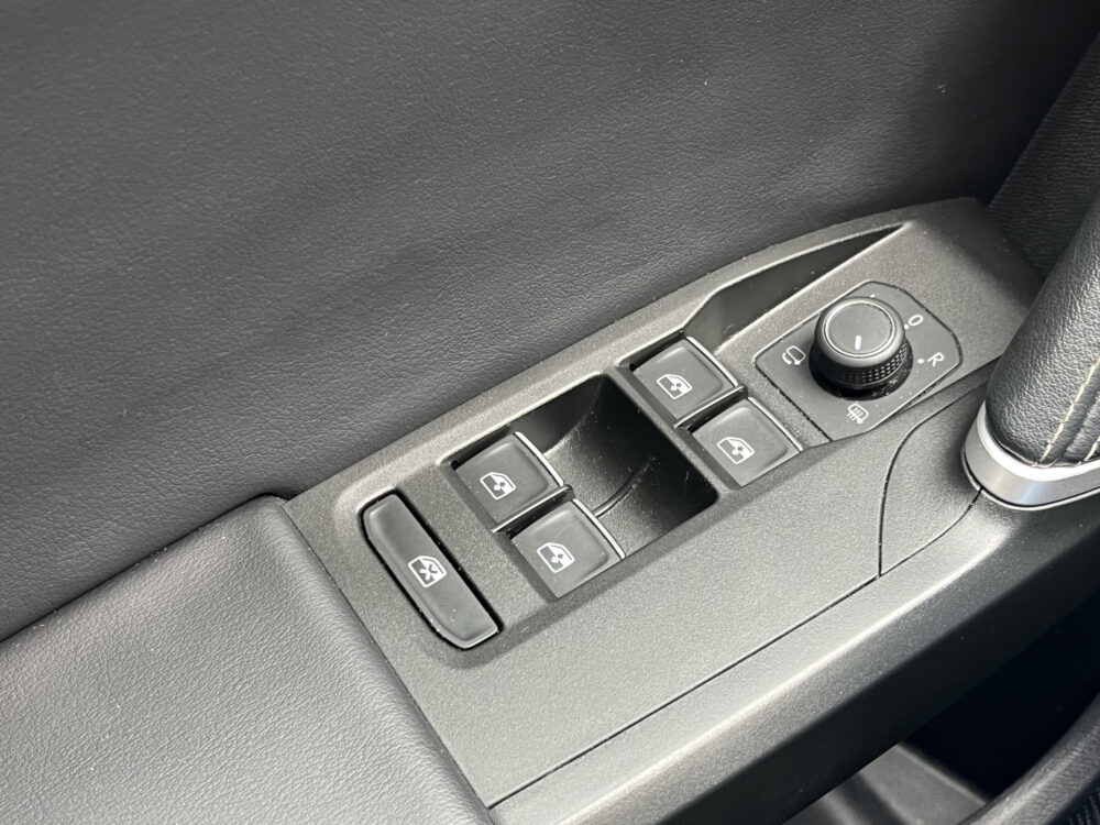SEAT Leon 1.4 TSI eHybrid PHEV Xcellence // SCHUIF - KANTEL DAK // NAVI // CAMERA // MEMORY SEATS // DODEN HOEK SENSOR // 34