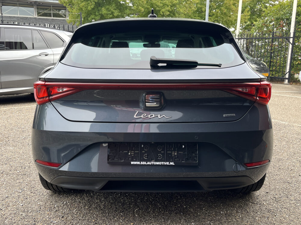 SEAT Leon 1.4 TSI eHybrid PHEV Xcellence // SCHUIF - KANTEL DAK // NAVI // CAMERA // MEMORY SEATS // DODEN HOEK SENSOR // 6