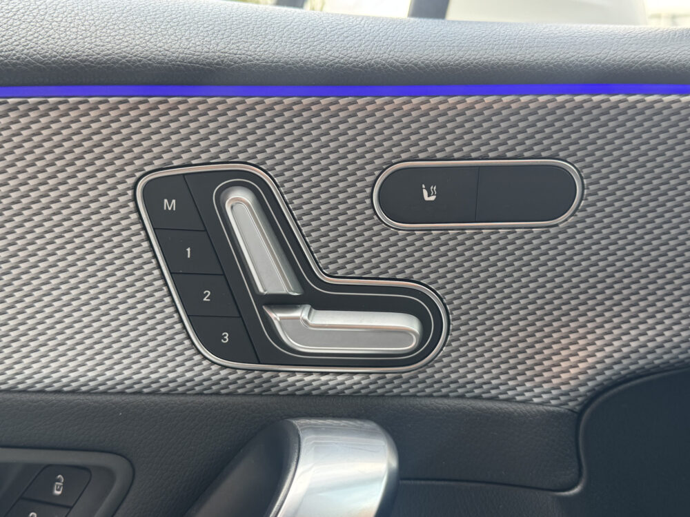 Mercedes-Benz A-Klasse 200 Premium // FULL LED // MEMORY SEAT + STOELVERWARMING // PDC V+A // SFEERVERLICHTING // NAVI // CLIMA 12