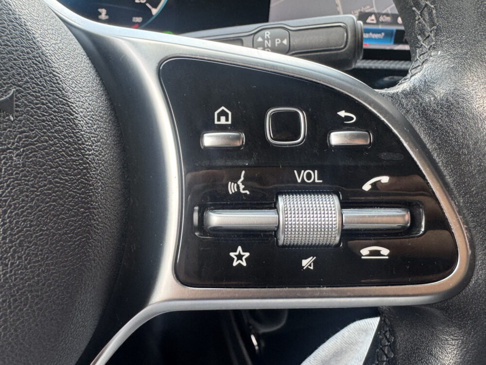 Mercedes-Benz A-Klasse 200 Premium // FULL LED // MEMORY SEAT + STOELVERWARMING // PDC V+A // SFEERVERLICHTING // NAVI // CLIMA 16