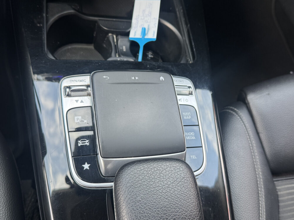 Mercedes-Benz A-Klasse 200 Premium // FULL LED // MEMORY SEAT + STOELVERWARMING // PDC V+A // SFEERVERLICHTING // NAVI // CLIMA 30
