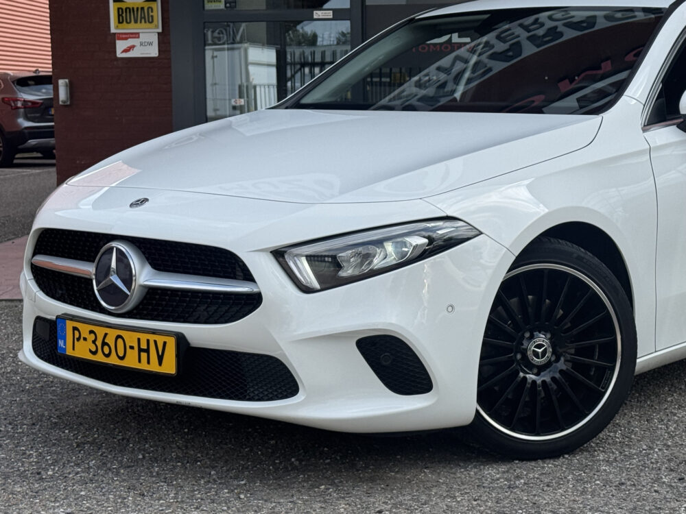 Mercedes-Benz A-Klasse 200 Premium // FULL LED // MEMORY SEAT + STOELVERWARMING // PDC V+A // SFEERVERLICHTING // NAVI // CLIMA 7