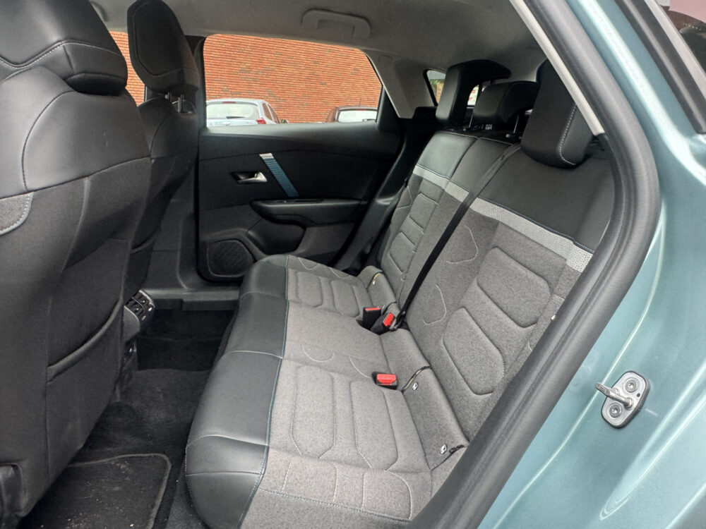 Citroën Ë-C4 Feel Edition 50 kWh // 90% SOH // HEAD UP DISPLAY // NAVI // CRUISE // DAB RADIO // APPLE CARPLAY - ANDROID AUTO // STOEL VERWAR 13