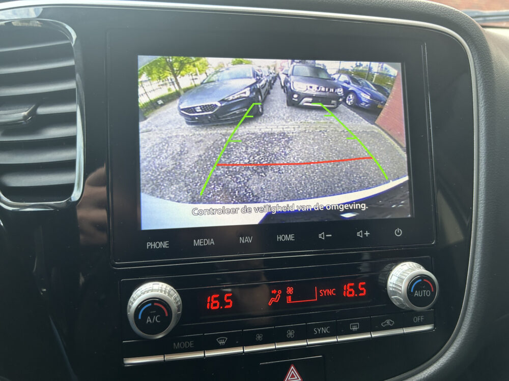 Mitsubishi Outlander 2.4 PHEV Intense+ // HALF-LEDER/ALCANTARA // NAVI + CARPLAY // STANDKACHEL FUNCTIE // CAMERA // KEYLESS // ELEK. STOEL // TREKHA 15