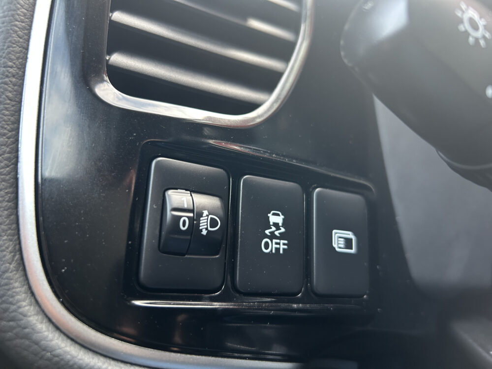 Mitsubishi Outlander 2.4 PHEV Intense+ // HALF-LEDER/ALCANTARA // NAVI + CARPLAY // STANDKACHEL FUNCTIE // CAMERA // KEYLESS // ELEK. STOEL // TREKHA 24