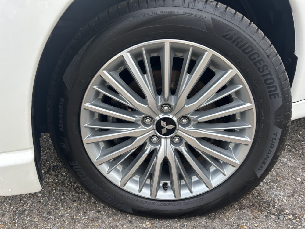 Mitsubishi Outlander 2.4 PHEV Intense+ // HALF-LEDER/ALCANTARA // NAVI + CARPLAY // STANDKACHEL FUNCTIE // CAMERA // KEYLESS // ELEK. STOEL // TREKHA 28
