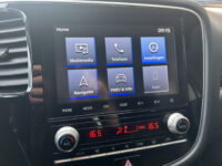 Mitsubishi Outlander 2.4 PHEV Intense+ // HALF-LEDER/ALCANTARA // NAVI + CARPLAY // STANDKACHEL FUNCTIE // CAMERA // KEYLESS // ELEK. STOEL // TREKHA 51