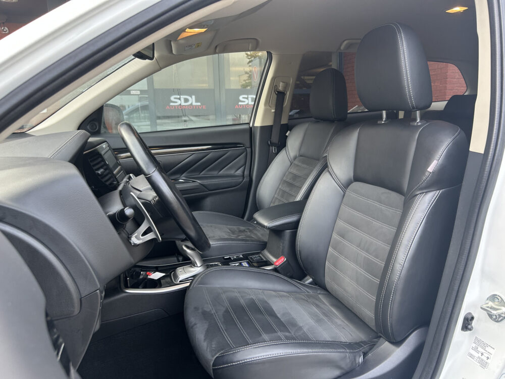 Mitsubishi Outlander 2.4 PHEV Intense+ // HALF-LEDER/ALCANTARA // NAVI + CARPLAY // STANDKACHEL FUNCTIE // CAMERA // KEYLESS // ELEK. STOEL // TREKHA 8
