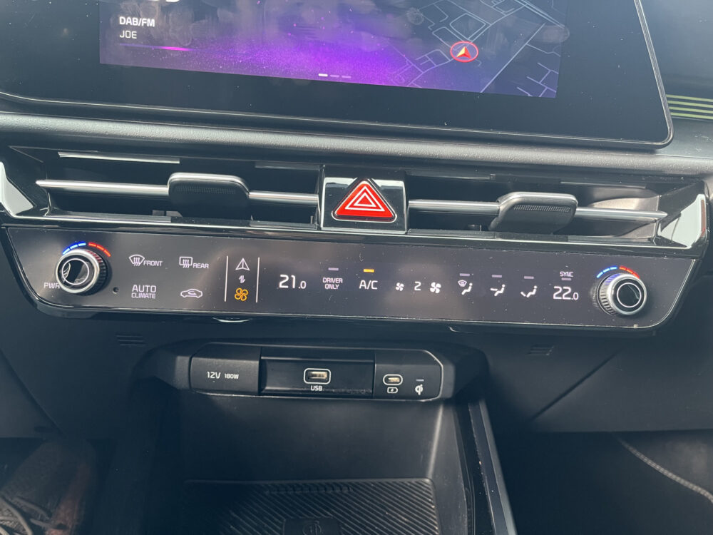 Kia e-Niro DynamicPlusLine 64 kWh // NAVI // CAMERA // ELEK. ACHTERKLEP // APPLE CARPLAY - ANDROID AUTO // ADAPTIVE CRUISE // 21