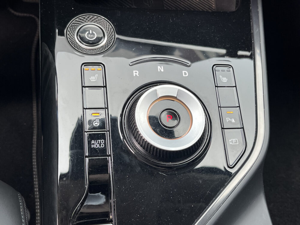 Kia e-Niro DynamicPlusLine 64 kWh // NAVI // CAMERA // ELEK. ACHTERKLEP // APPLE CARPLAY - ANDROID AUTO // ADAPTIVE CRUISE // 25