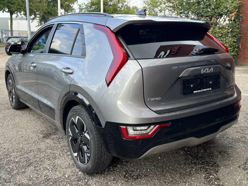 Kia e-Niro DynamicPlusLine 64 kWh // NAVI // CAMERA // ELEK. ACHTERKLEP // APPLE CARPLAY - ANDROID AUTO // ADAPTIVE CRUISE // 3