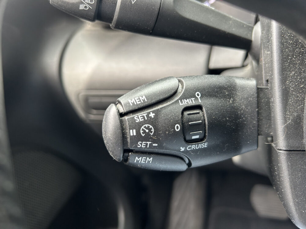 Citroën C3 Aircross 1.2 PureTech Shine // LED // KEYLESS // NAVI + CARPLAY // CAMERA // PDC // CLIMA 12