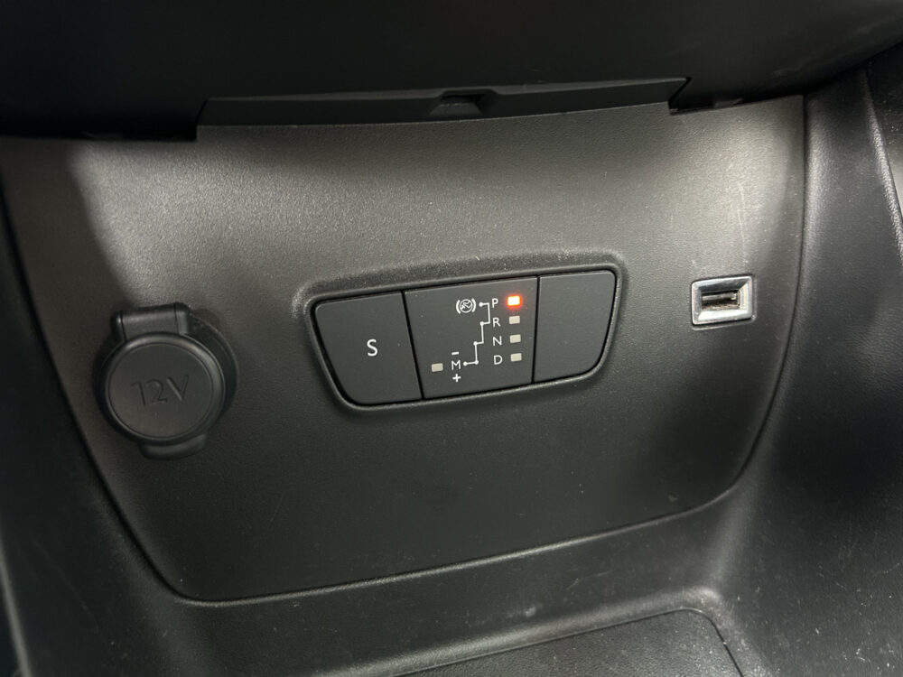 Citroën C3 Aircross 1.2 PureTech Shine // LED // KEYLESS // NAVI + CARPLAY // CAMERA // PDC // CLIMA 21