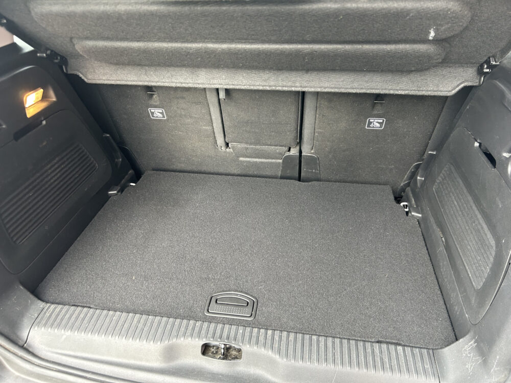 Citroën C3 Aircross 1.2 PureTech Shine // LED // KEYLESS // NAVI + CARPLAY // CAMERA // PDC // CLIMA 30