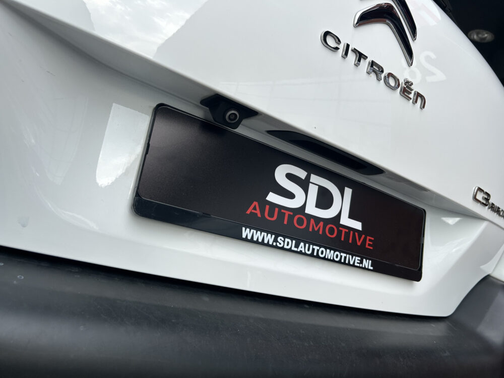 Citroën C3 Aircross 1.2 PureTech Shine // LED // KEYLESS // NAVI + CARPLAY // CAMERA // PDC // CLIMA 32