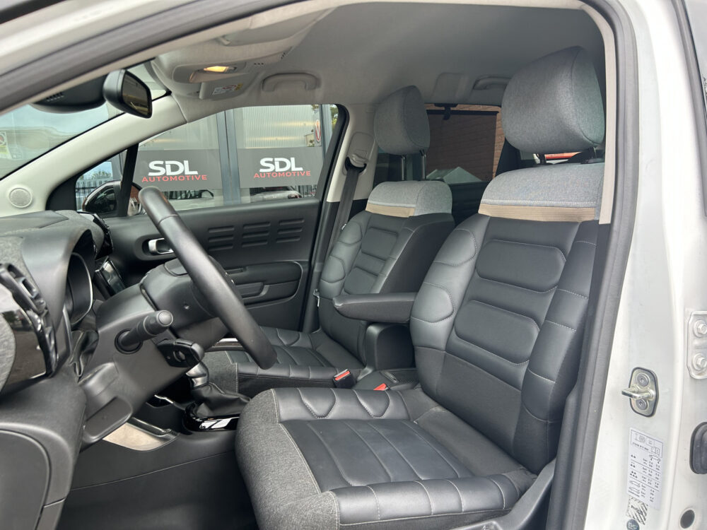 Citroën C3 Aircross 1.2 PureTech Shine // LED // KEYLESS // NAVI + CARPLAY // CAMERA // PDC // CLIMA 8