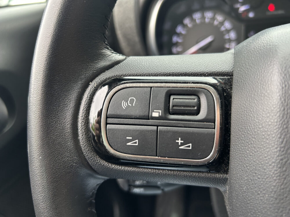 Citroën C3 Aircross 1.2 PureTech Shine // LED // KEYLESS // NAVI + CARPLAY // CAMERA // PDC // CLIMA 9