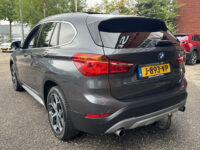 BMW X1 xDrive20i Executive // PANO / SCHUIF- KANTELDAK // NAVI // PDC V+A // CRUISE // TREKHAAK // ELEK. ACHTERKLEP // 37